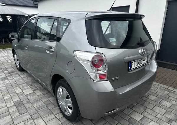 Toyota Verso cena 38800 przebieg: 62400, rok produkcji 2012 z Turek małe 232